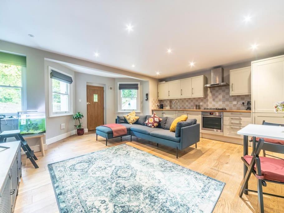 Surbiton Garden Flat Apartman Kültér fotó